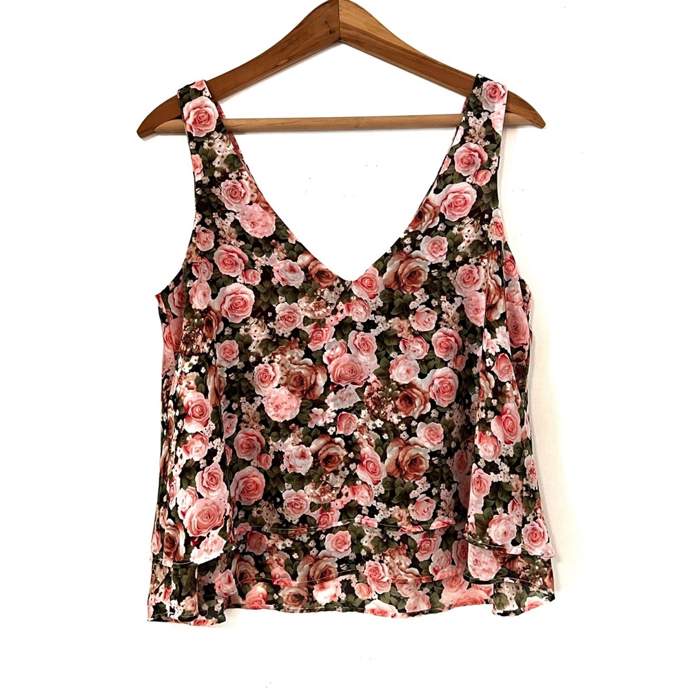 Floral cropped deep V neck tank Forever 21